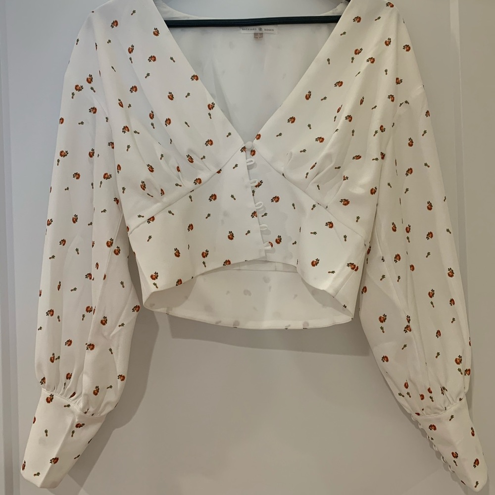 Backyard Roses Alex Button Rose Top Size Small - Picture 2 of 5